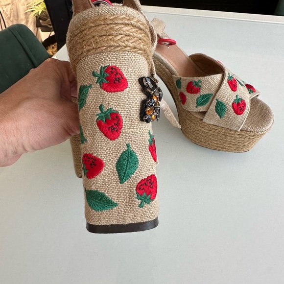 Castaner Spain strawberry platform sandals shoes with bee jewel  size 39 or 8.5 - Picture 8 of 13